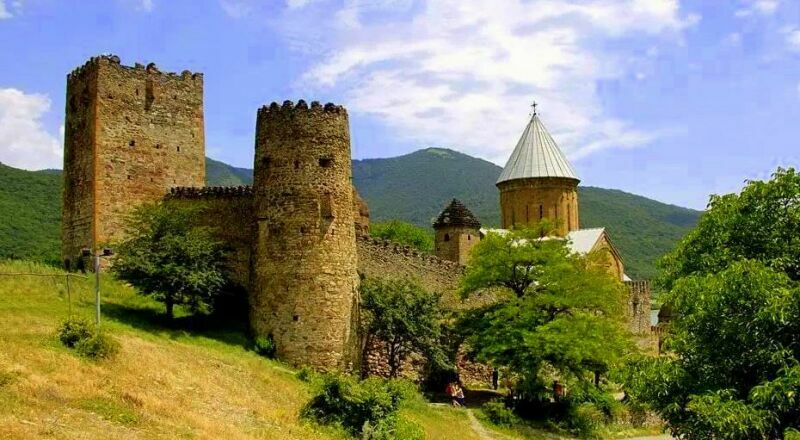 Крепость Ананури Грузия